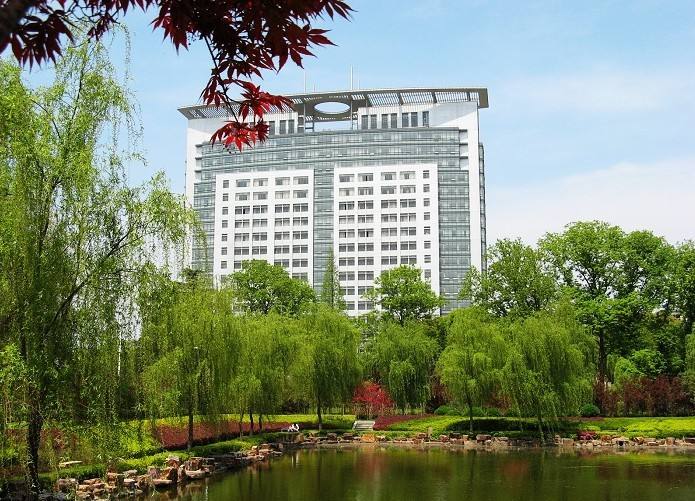 江苏大学.jpg