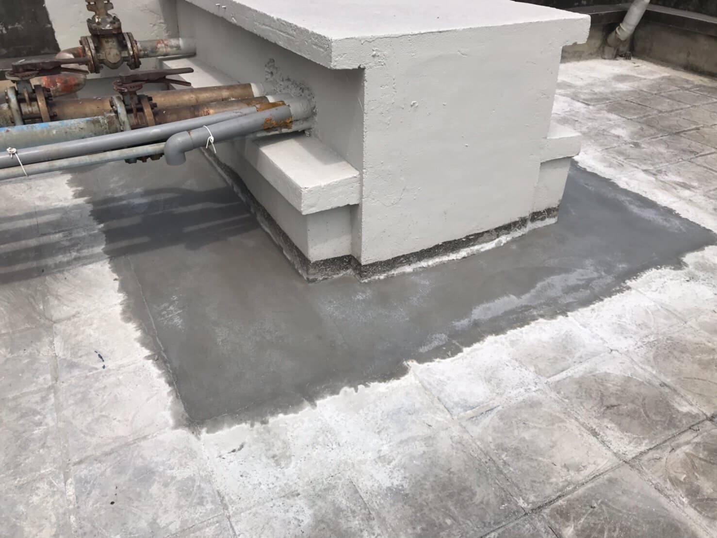 南京新港开发区屋面浇筑修缮